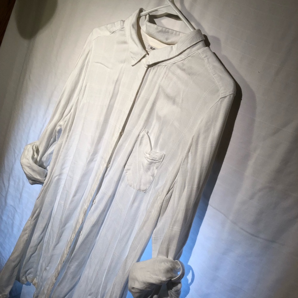 Maternity/Post pregnancy button down top